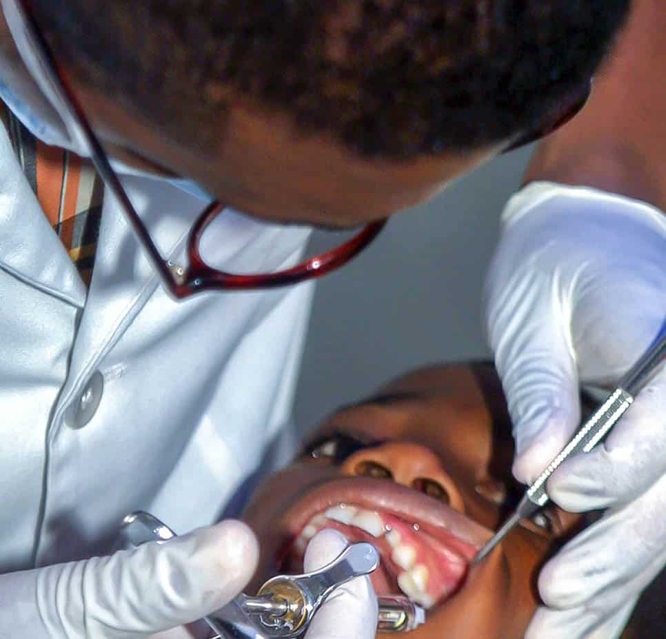 Fast and effective 1-hour teeth whitening service for instant results Swindon